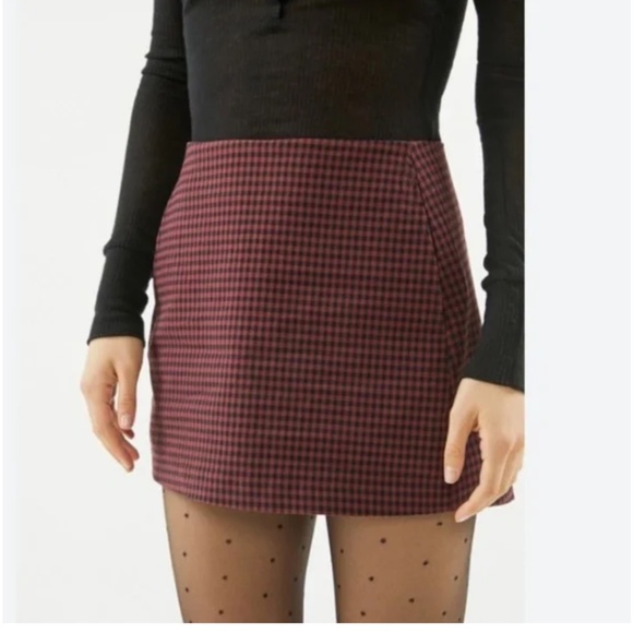 Urban Outfitters Cooperative Gingham Mini Skirt (Maroon) - Size S - Picture 3 of 5